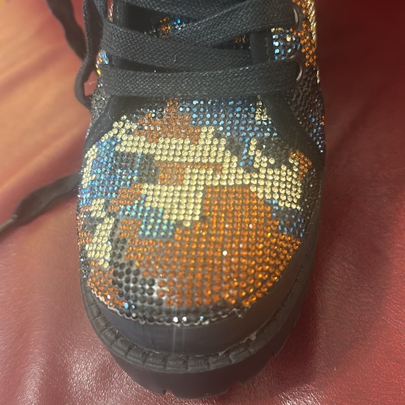 Steve Madden sequence boots unzips from the back - Picture 6 of 7